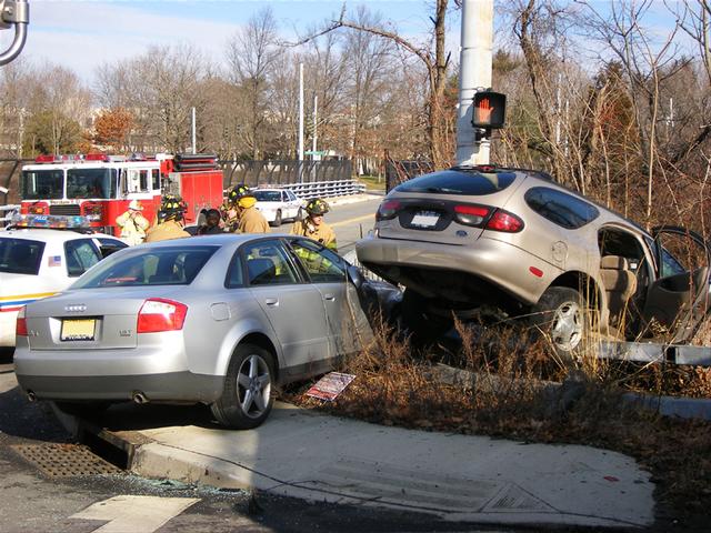 1/15/08 - Motor Vehicle Accident / Extrication (Courtesy of John Varmon, Harrison FD)